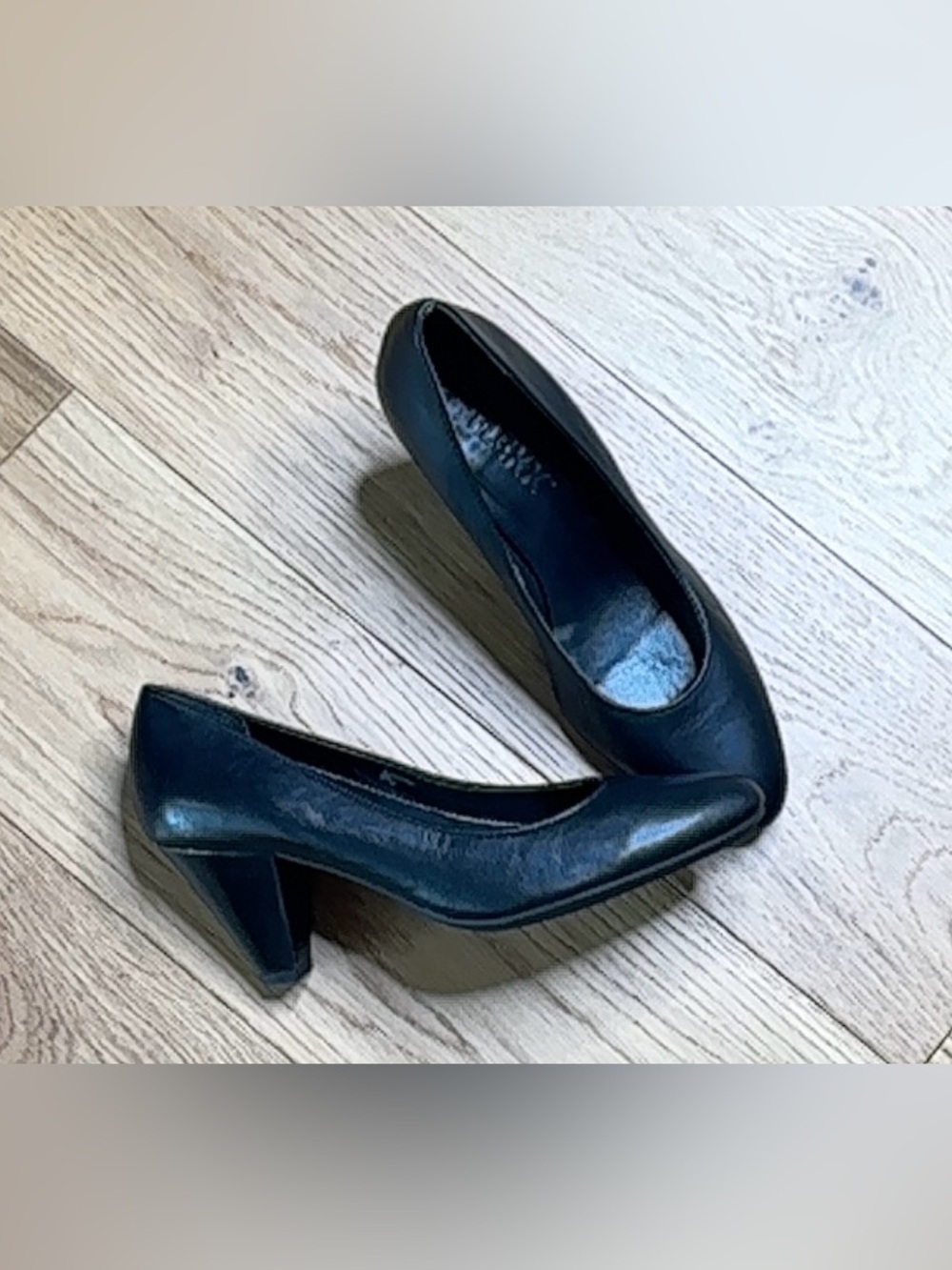 The Flexx Black Leather  Pumps Women’s Size 8 Excellent Used Condition